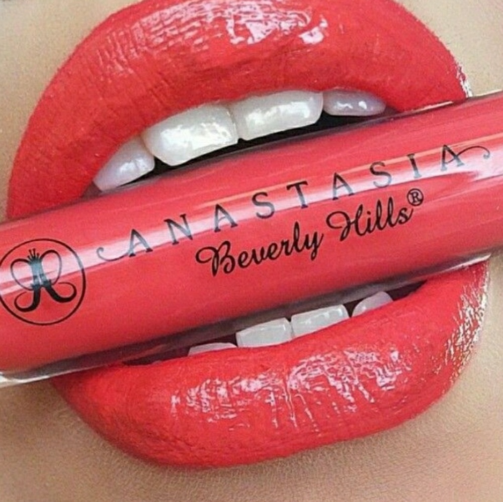 **SOLD** 🌹ABH ' Petal Lipgloss🌹